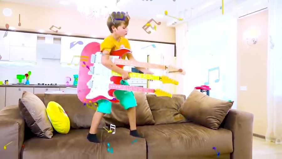 اسباب بازی ها و خانواده مهربان - کافه بازی ساشا و فیلیپ